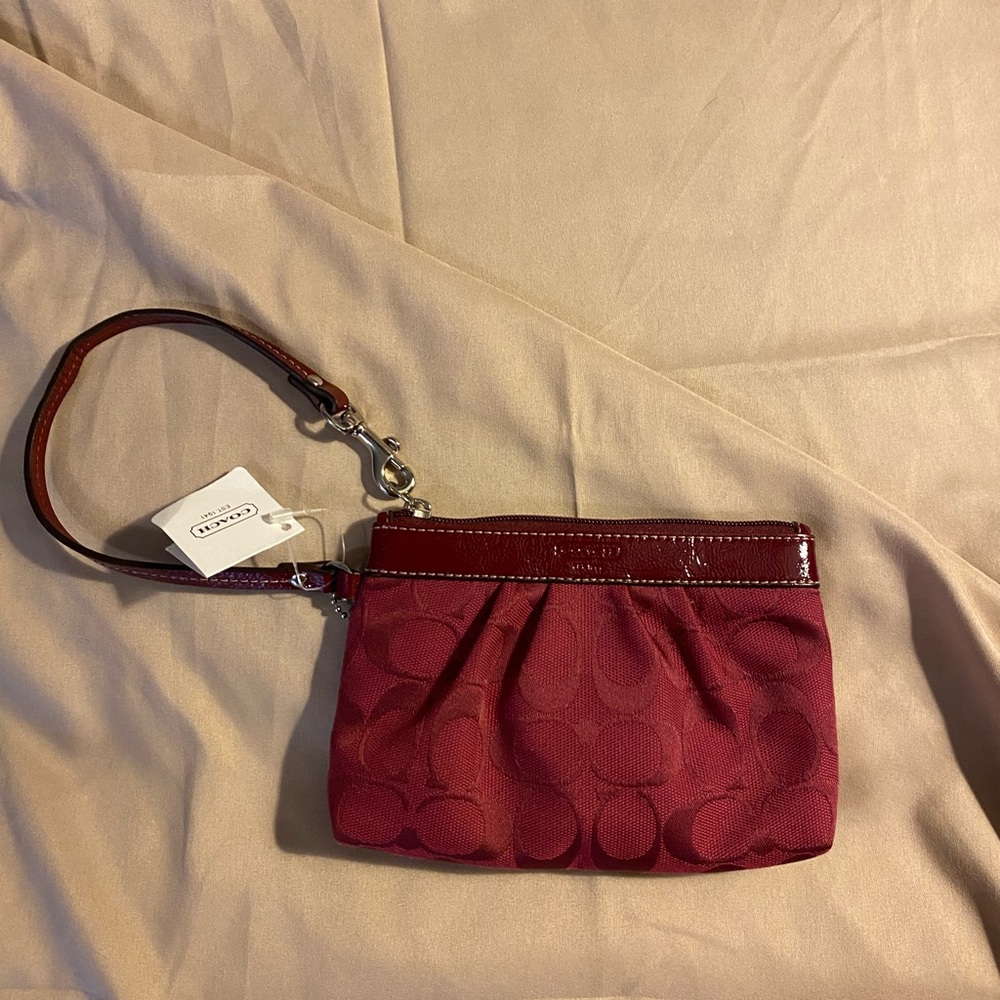 NWT Coach signature patent leather and fabric wristlet